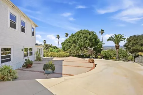 Exterior - 2900 Harris Dr, Vista, CA 92084 photo 2 of 9