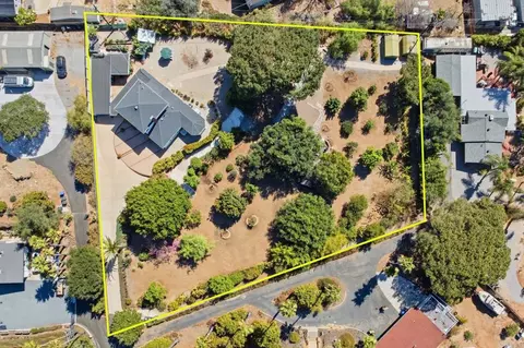 View/Area - 2900 Harris Dr, Vista, CA 92084 photo 3 of 3