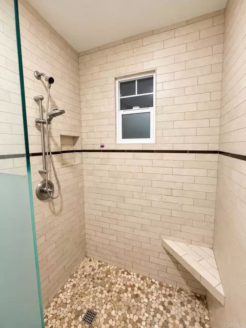 Bath - 32156 Beaver Creek Ln, Temecula, CA 92592 photo 6 of 6