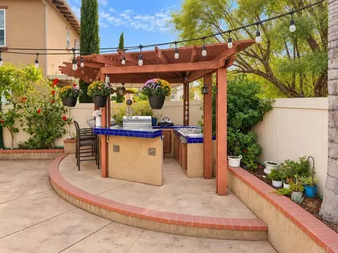 Exterior - 32156 Beaver Creek Ln, Temecula, CA 92592 photo 4 of 9