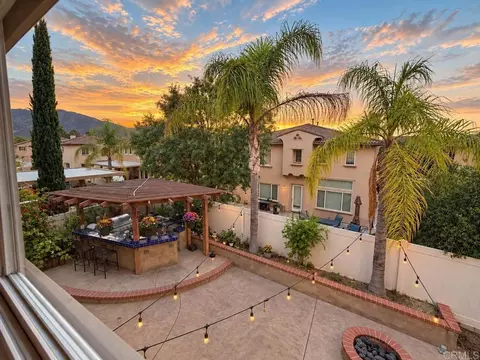 Exterior - 32156 Beaver Creek Ln, Temecula, CA 92592 photo 3 of 9