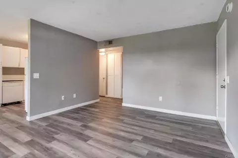 Living - 1811 E Grand Ave #149, Escondido, CA 92027 photo 3 of 4