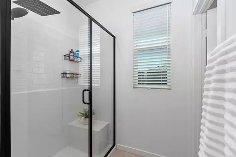 Bath - 32789 Tannat Dr, Temecula, CA 92591 photo 2 of 4
