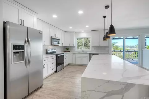 Kitchen - 2449 Primrose Ave, Vista, CA 92083 photo 3 of 6