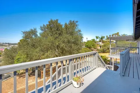 Exterior - 2449 Primrose Ave, Vista, CA 92083 photo 5 of 13