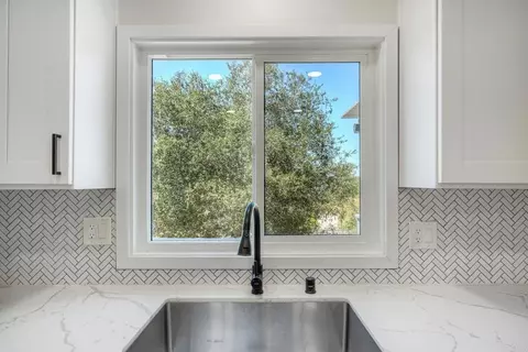 Kitchen - 2449 Primrose Ave, Vista, CA 92083 photo 4 of 6