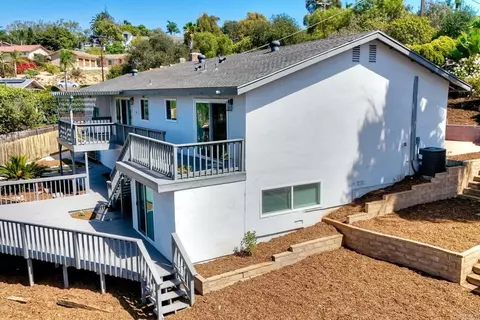 Exterior - 2449 Primrose Ave, Vista, CA 92083 photo 11 of 13
