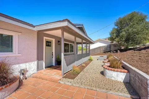 Exterior - 2449 Primrose Ave, Vista, CA 92083 photo 2 of 13