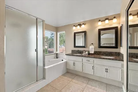 Bath - 914 Tempera Ct, Oceanside, CA 92057 photo 2 of 6