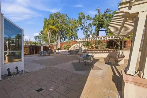 Exterior - 914 Tempera Ct, Oceanside, CA 92057 photo 5 of 7