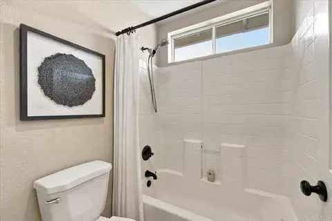Bath - 914 Tempera Ct, Oceanside, CA 92057 photo 6 of 6