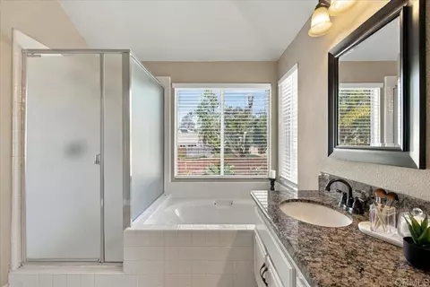 Bath - 914 Tempera Ct, Oceanside, CA 92057 photo 3 of 6