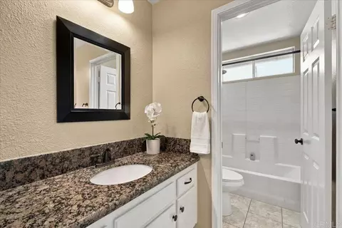 Bath - 914 Tempera Ct, Oceanside, CA 92057 photo 5 of 6