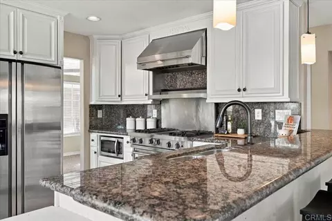 Kitchen - 914 Tempera Ct, Oceanside, CA 92057 photo 3 of 7