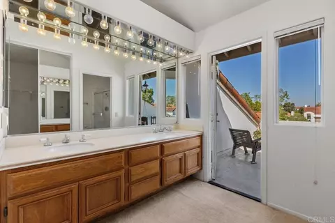 Bath - 4921 Keos Way, Oceanside, CA 92056 photo 3 of 4