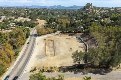 2805 Overland Trl, Fallbrook, CA 92028 photo 2