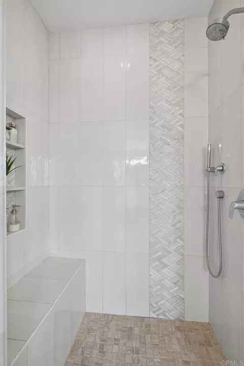 Bath - 3391 Corte Panorama, Carlsbad, CA 92009 photo 6 of 6