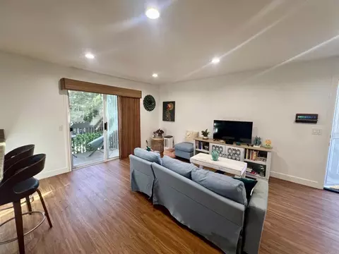 Living - 155 Rosebay Dr #37, Encinitas, CA 92024 photo 2 of 2