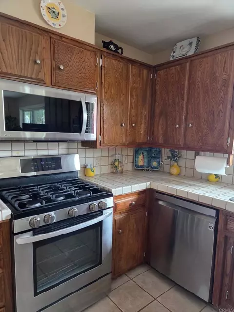 Kitchen - 1020 La Solana, Fallbrook, CA 92028 photo 2 of 2
