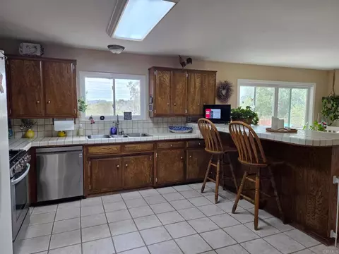 Kitchen - 1020 La Solana, Fallbrook, CA 92028 photo 1 of 2