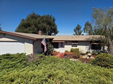 Exterior - 1020 La Solana, Fallbrook, CA 92028 photo 2 of 4