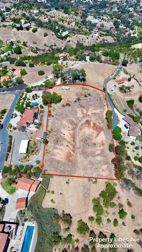 2437 Gracey Ln, Fallbrook, CA 92028 photo 4