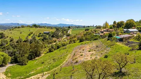 2437 Gracey Ln, Fallbrook, CA 92028 photo 9