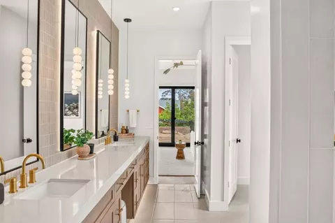 Bath - 1341 Berryman, Encinitas, CA 92024 photo 1 of 12