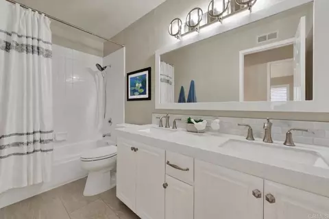 Bath - 3733 Southridge Way, Oceanside, CA 92056 photo 10 of 11