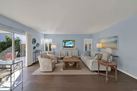 Living - 3733 Southridge Way, Oceanside, CA 92056 photo 4 of 8