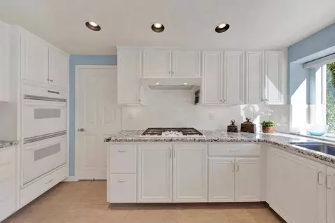 Kitchen - 3733 Southridge Way, Oceanside, CA 92056 photo 3 of 5