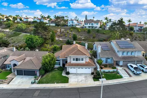 View/Area - 3733 Southridge Way, Oceanside, CA 92056 photo 2 of 3