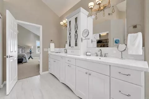 Bath - 3733 Southridge Way, Oceanside, CA 92056 photo 6 of 11