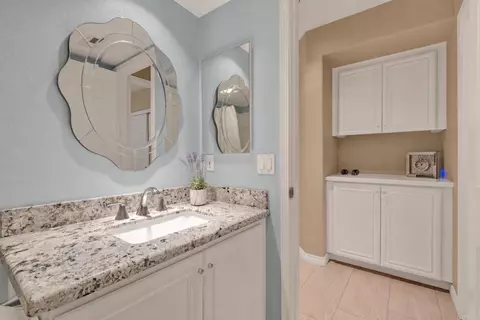 Bath - 3733 Southridge Way, Oceanside, CA 92056 photo 7 of 11