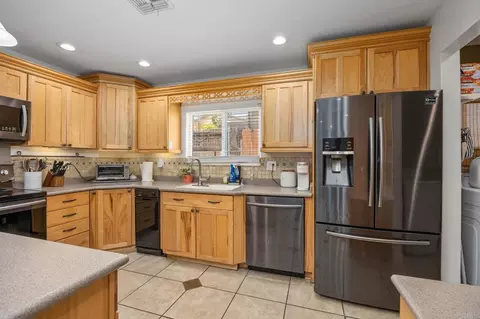 Kitchen - 24376 Rutherford Rd, Ramona, CA 92065 photo 4 of 7