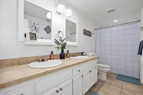 Bath - 24376 Rutherford Rd, Ramona, CA 92065 photo 3 of 3