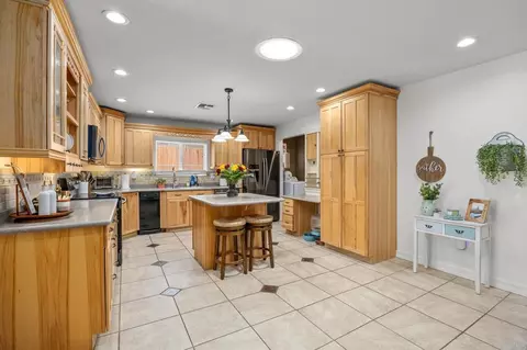 Kitchen - 24376 Rutherford Rd, Ramona, CA 92065 photo 2 of 7