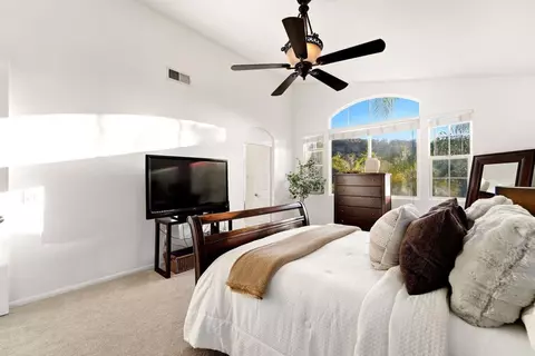 Bedroom - 2602 Canyon Crest Dr, Escondido, CA 92027 photo 2 of 9