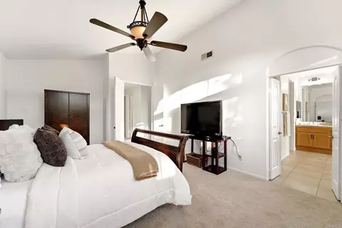 Bedroom - 2602 Canyon Crest Dr, Escondido, CA 92027 photo 3 of 9