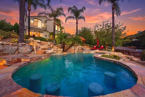 Exterior - 2602 Canyon Crest Dr, Escondido, CA 92027 photo 5 of 14
