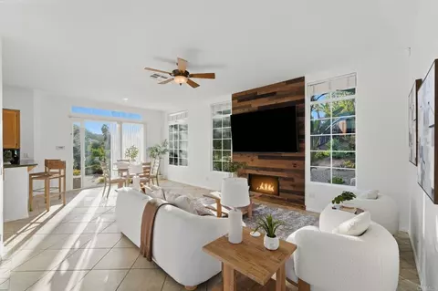 Living - 2602 Canyon Crest Dr, Escondido, CA 92027 photo 2 of 4