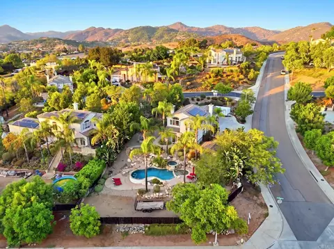 View/Area - 2602 Canyon Crest Dr, Escondido, CA 92027 photo 1 of 7