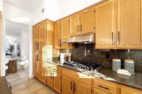 Kitchen - 2602 Canyon Crest Dr, Escondido, CA 92027 photo 5 of 7