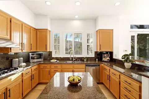 Kitchen - 2602 Canyon Crest Dr, Escondido, CA 92027 photo 3 of 7