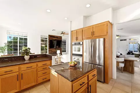 Kitchen - 2602 Canyon Crest Dr, Escondido, CA 92027 photo 6 of 7
