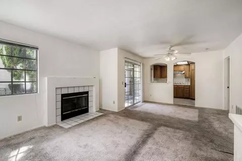 750 Breeze Hill Rd #121, Vista, CA 92081