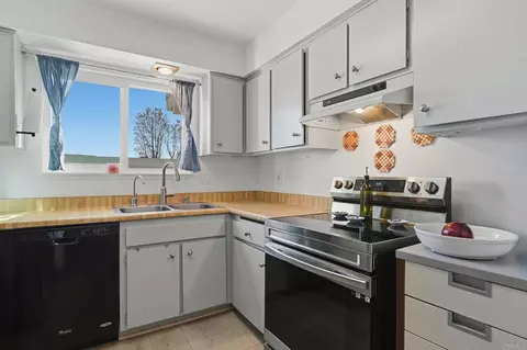 Kitchen - 3631 Brandywine St, Oceanside, CA 92057 photo 2 of 2
