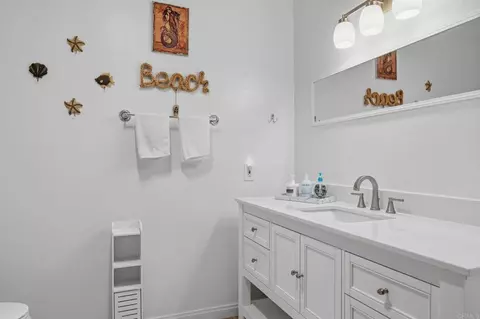 Bath - 3631 Brandywine St, Oceanside, CA 92057 photo 2 of 3