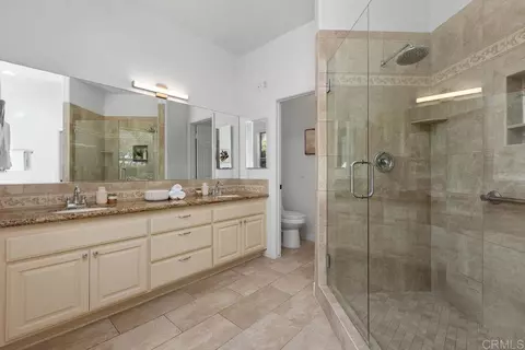Bath - 2286 Crest Hill Ln, Fallbrook, CA 92028 photo 3 of 4