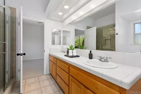 Bath - 2286 Crest Hill Ln, Fallbrook, CA 92028 photo 1 of 4